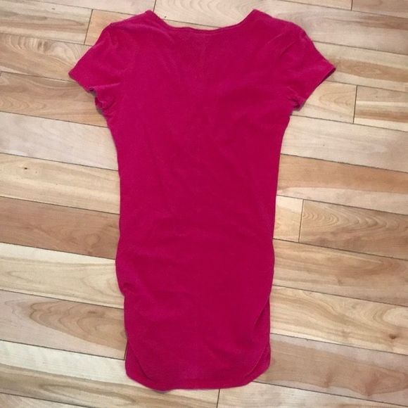 💫4/30 VS MODA INTERNATIONAL V-Neck Ruched Tee - Picture 5 of 6